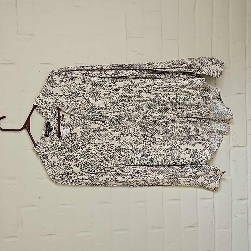 Velvet Heart Long Sleeve blouse